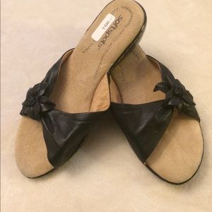 8 1/2 Wide Leather Softspots, never worn